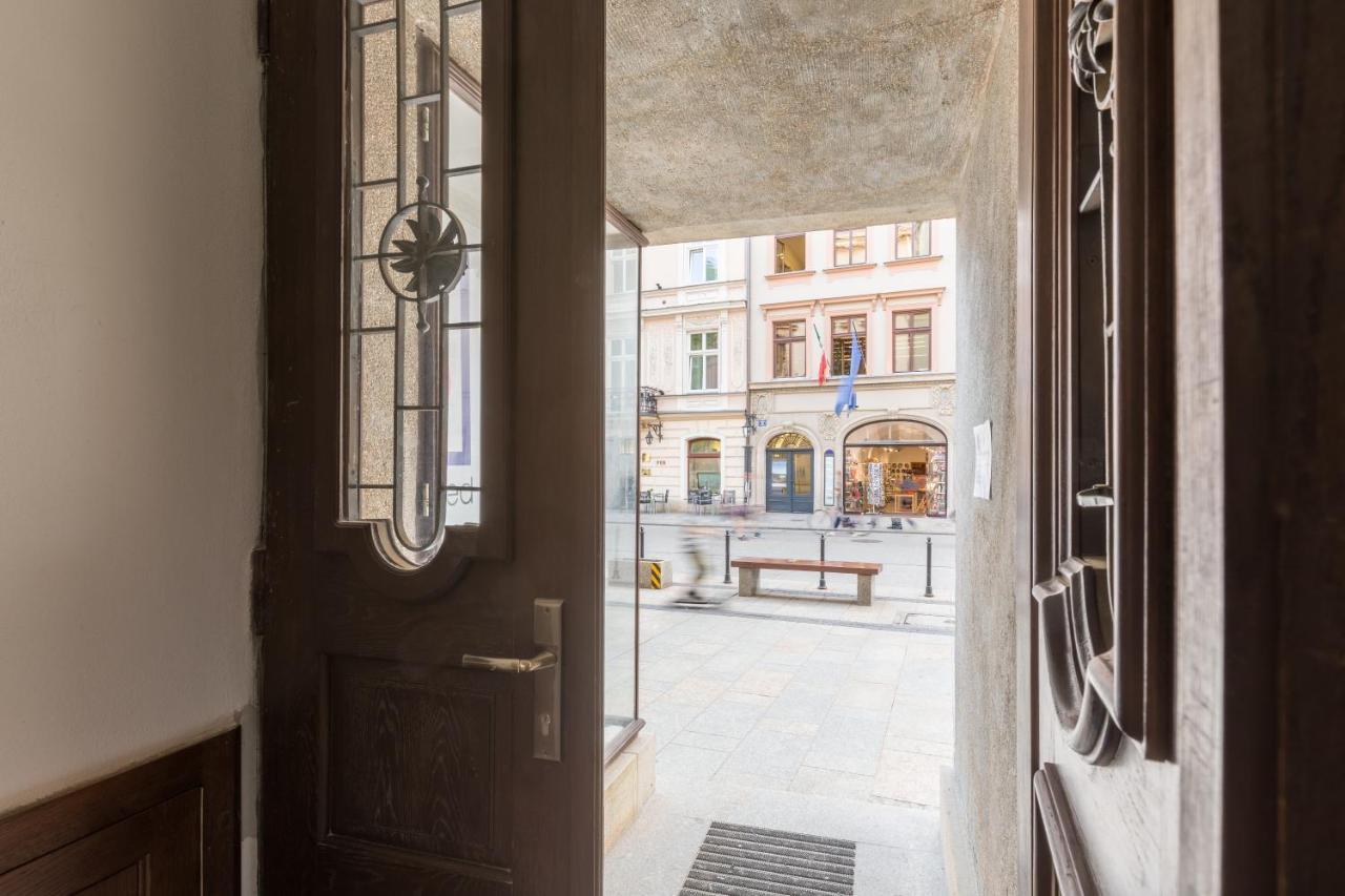 Cadena Gallery Mehoffer *